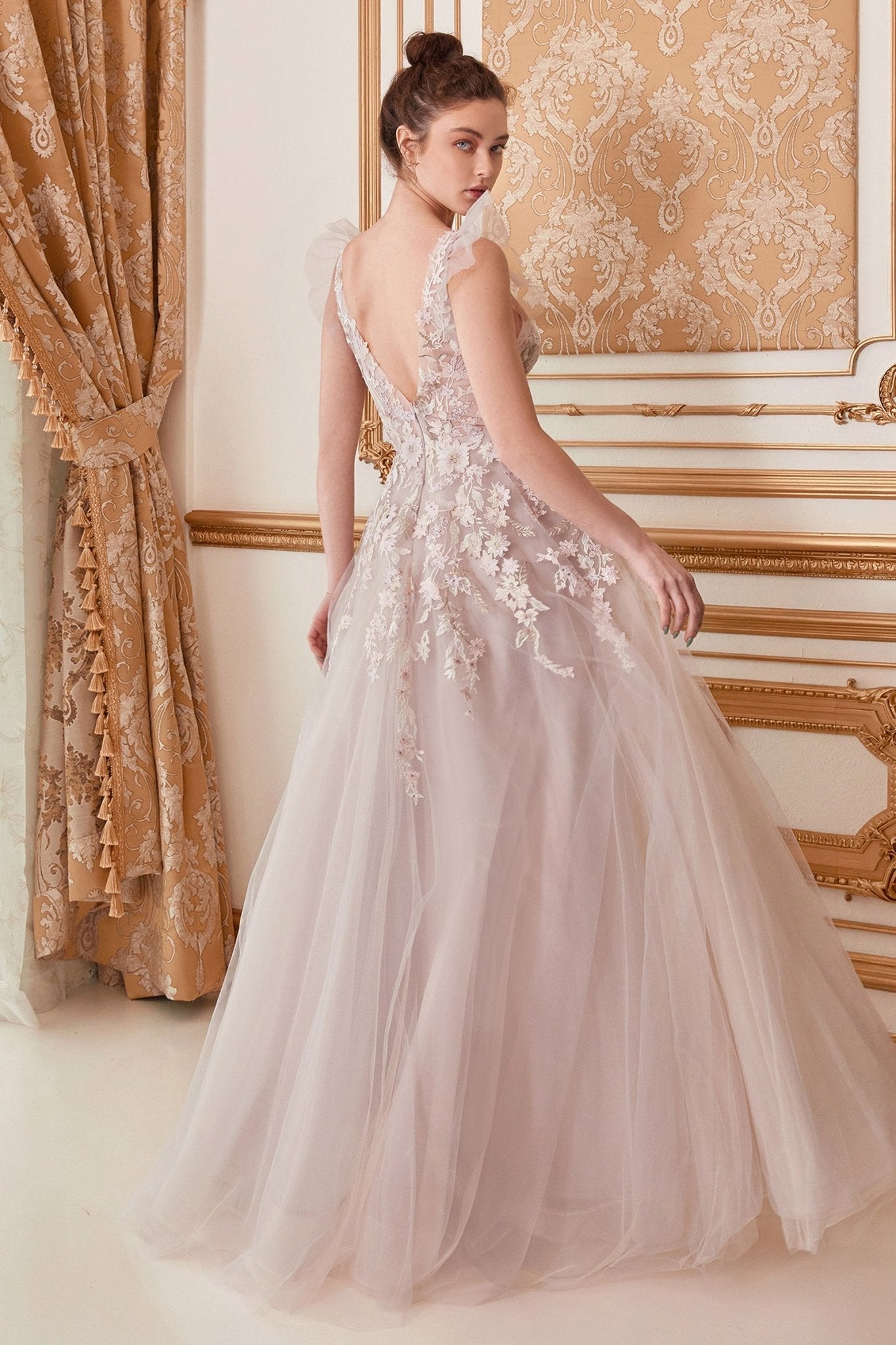 A1018 - Andrea Leo Couture