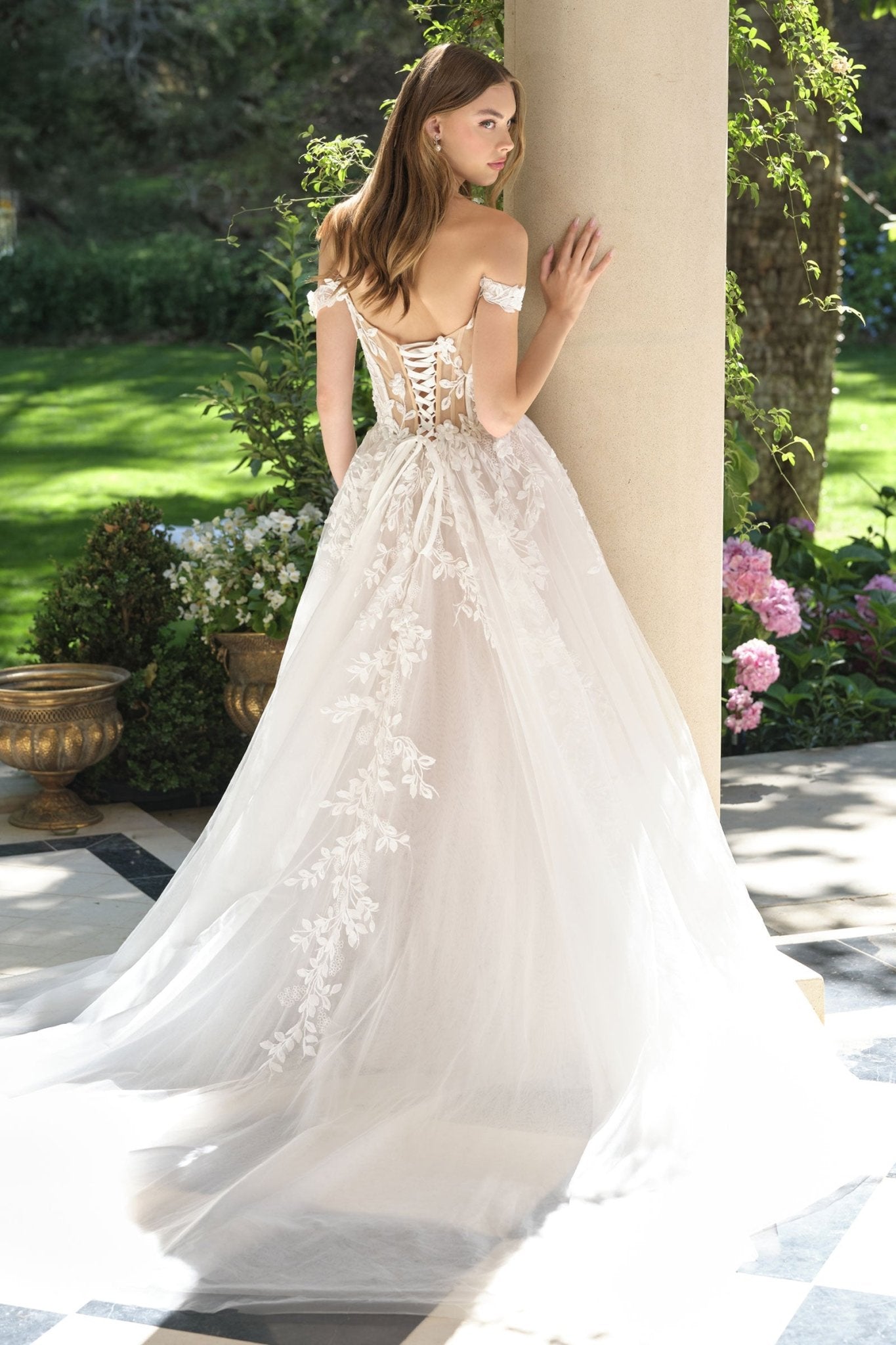 WL057 - Andrea Leo Couture