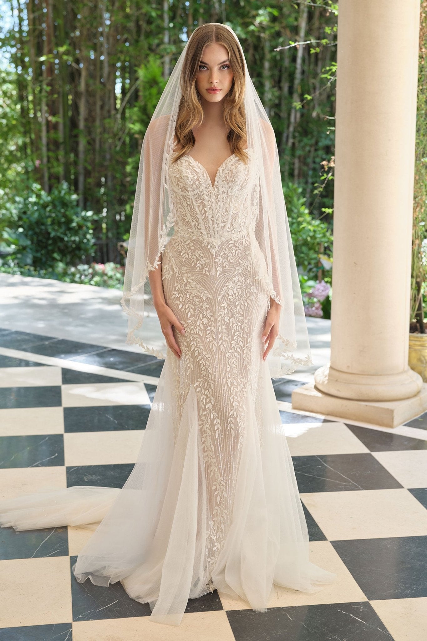 WL060 - Andrea Leo Couture