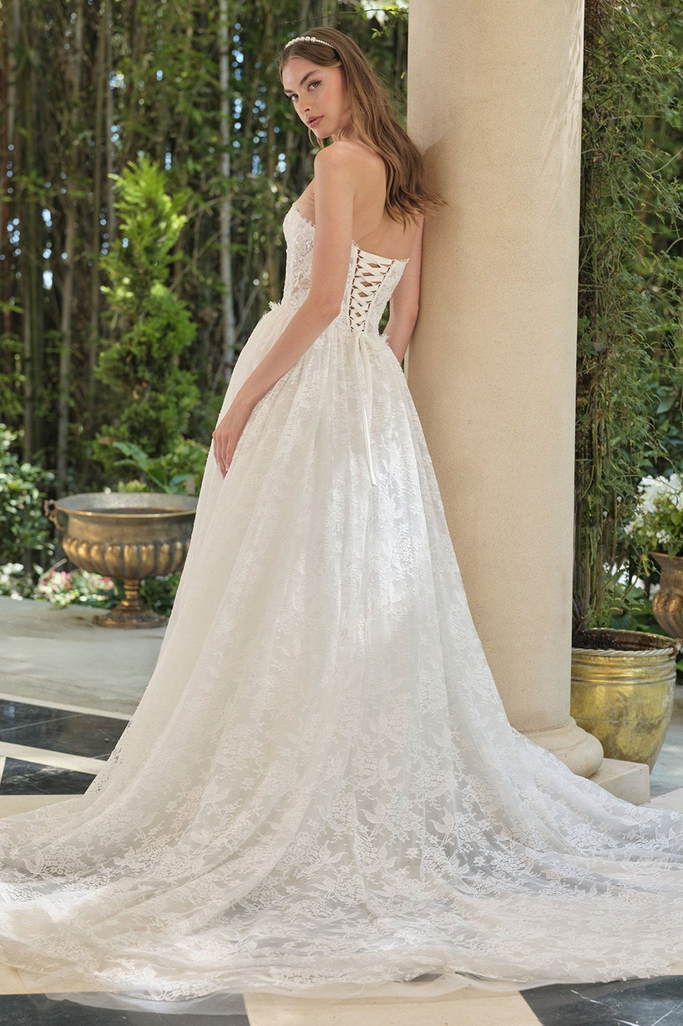 WL061 - Andrea Leo Couture