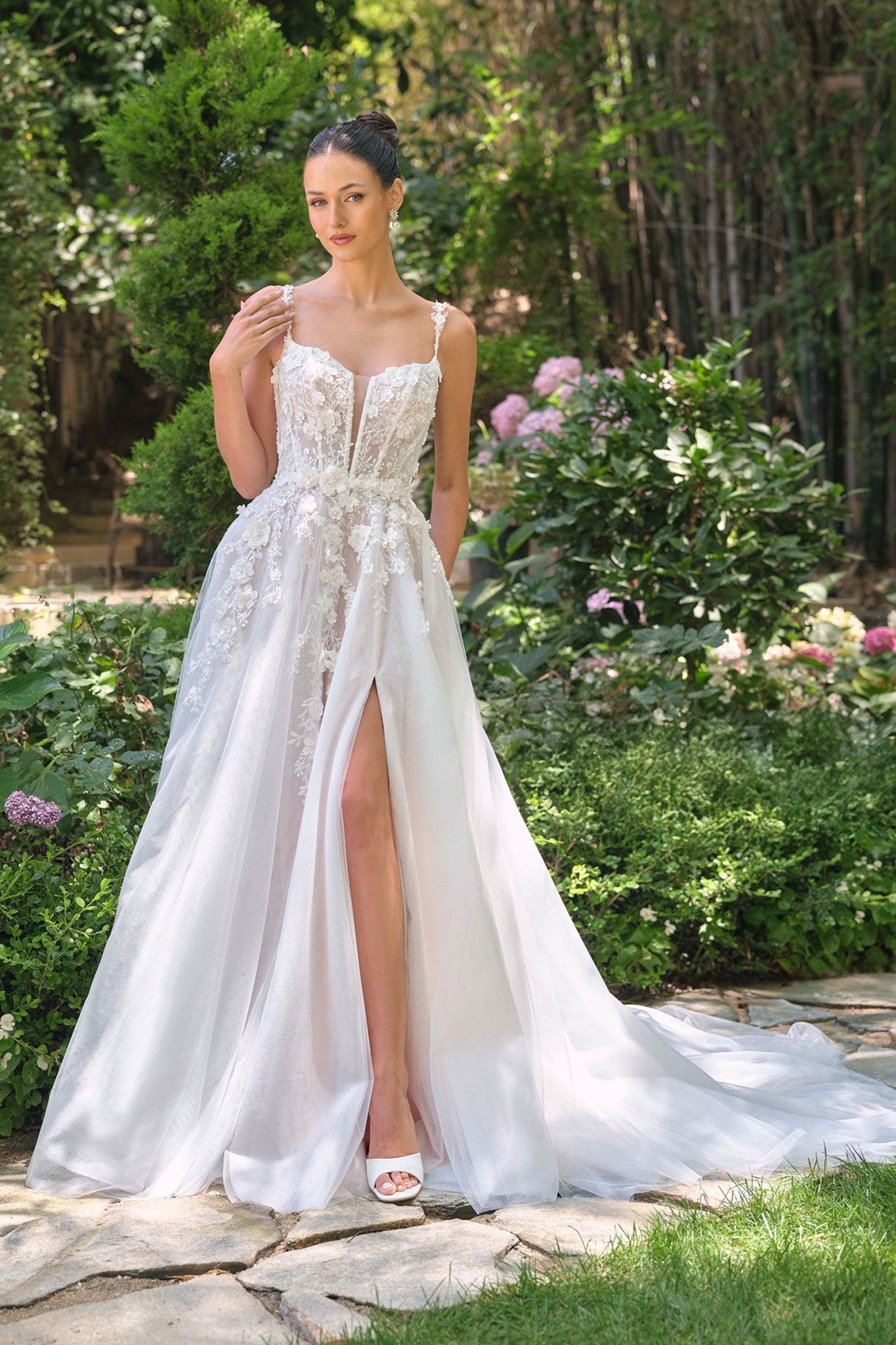 WL063 - Andrea Leo Couture