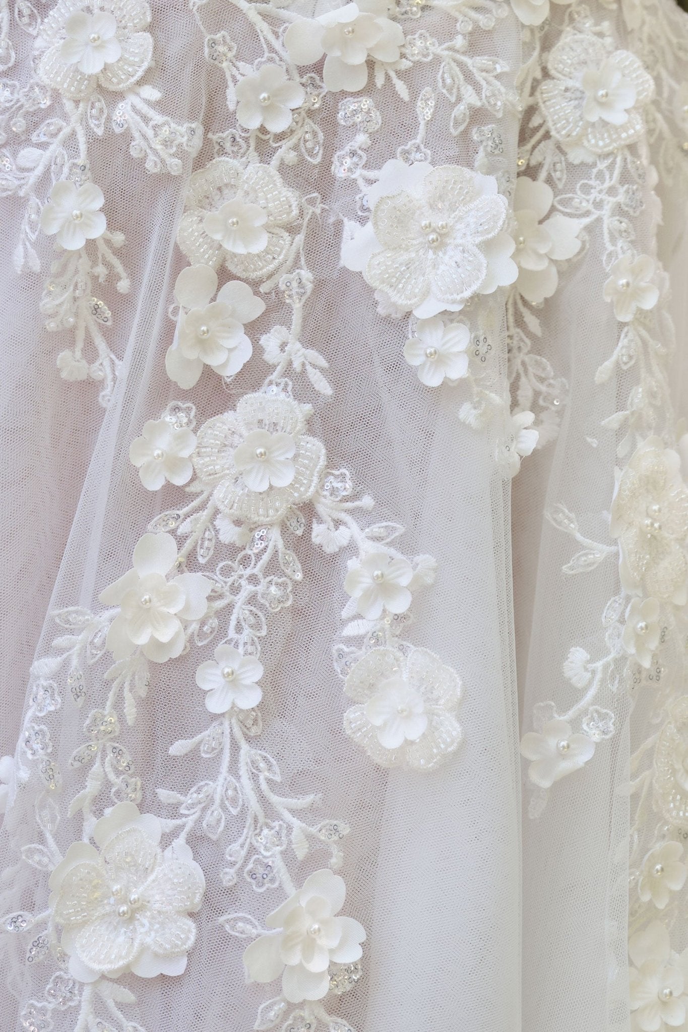 WL063 - Andrea Leo Couture