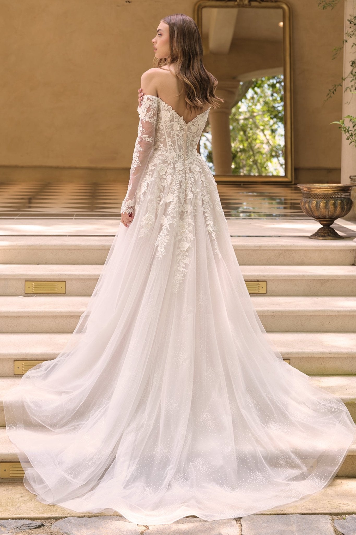 WL067 - Andrea Leo Couture