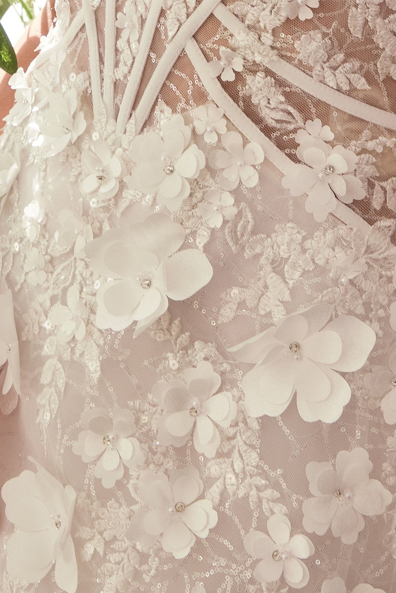 WL083 - Andrea Leo Couture
