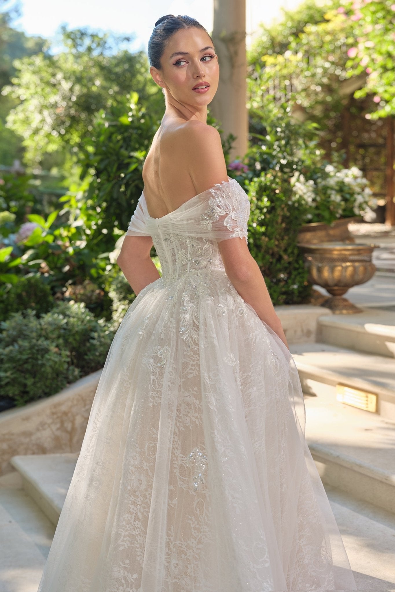 WL090 - Andrea Leo Couture