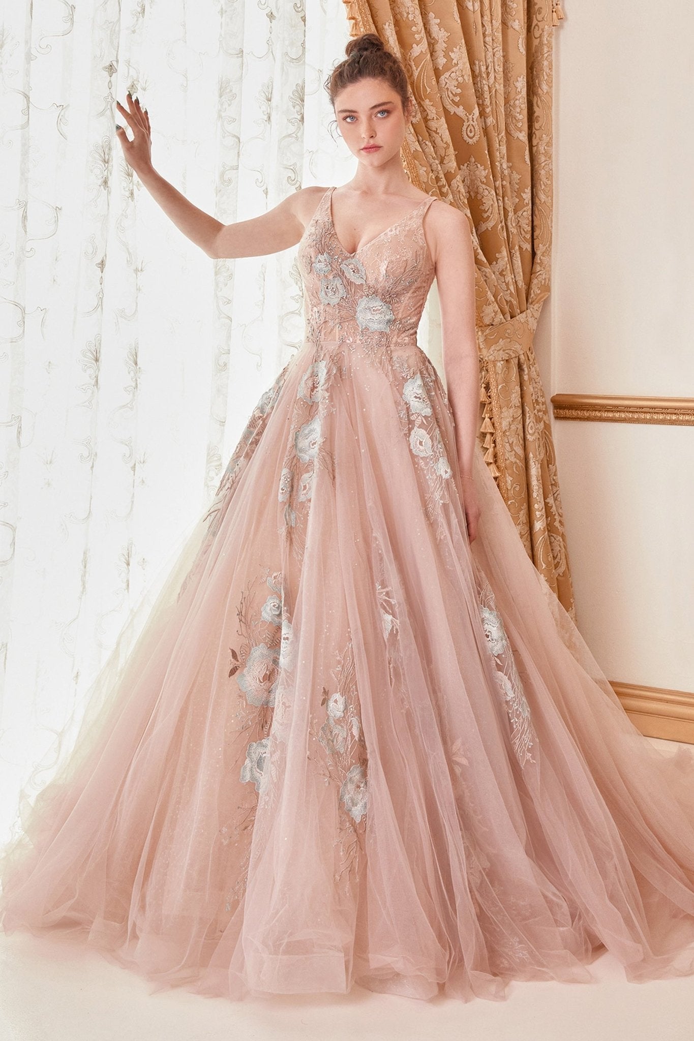 A0893 - Andrea Leo Couture