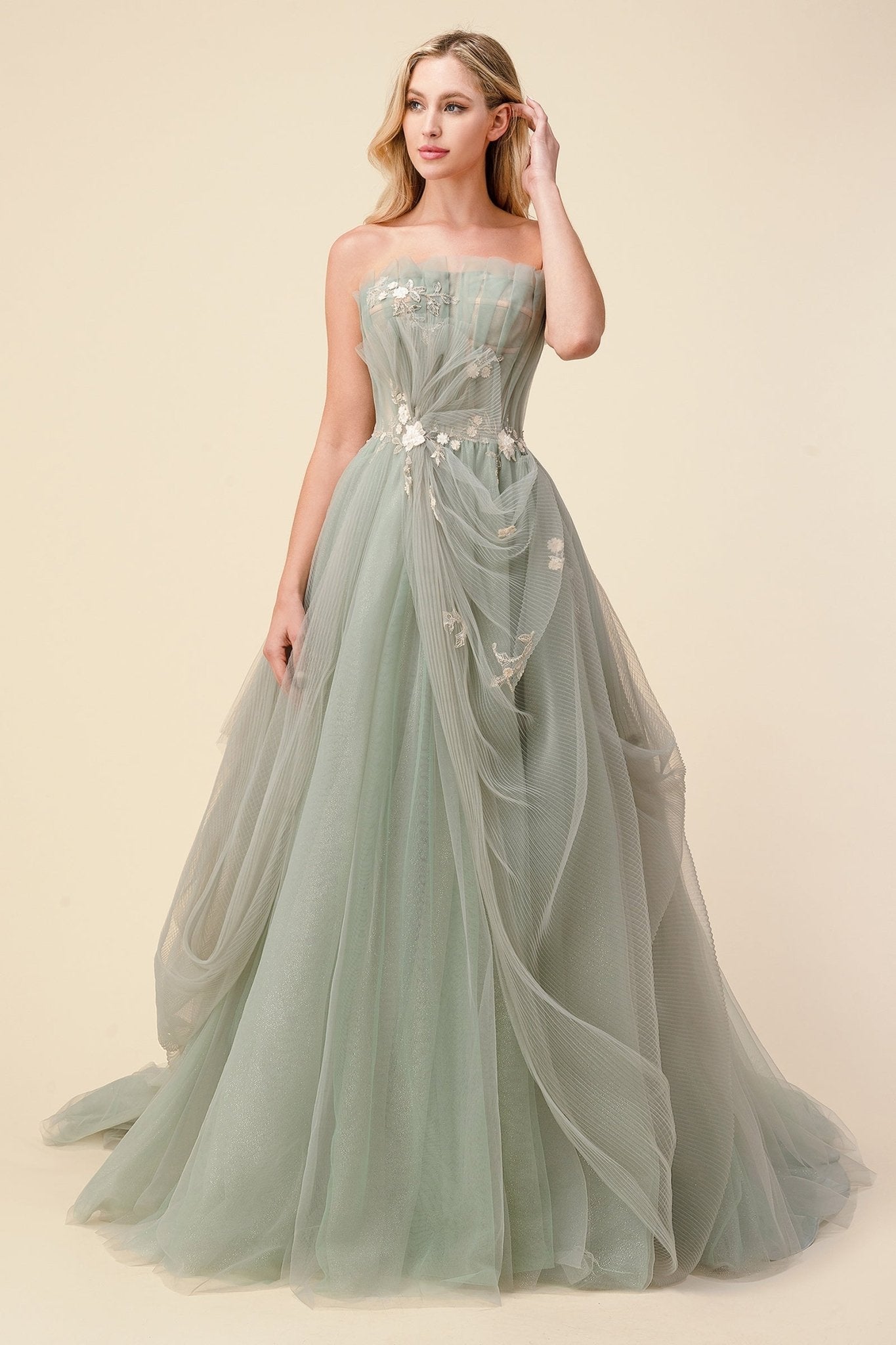 A1015 - Andrea Leo Couture