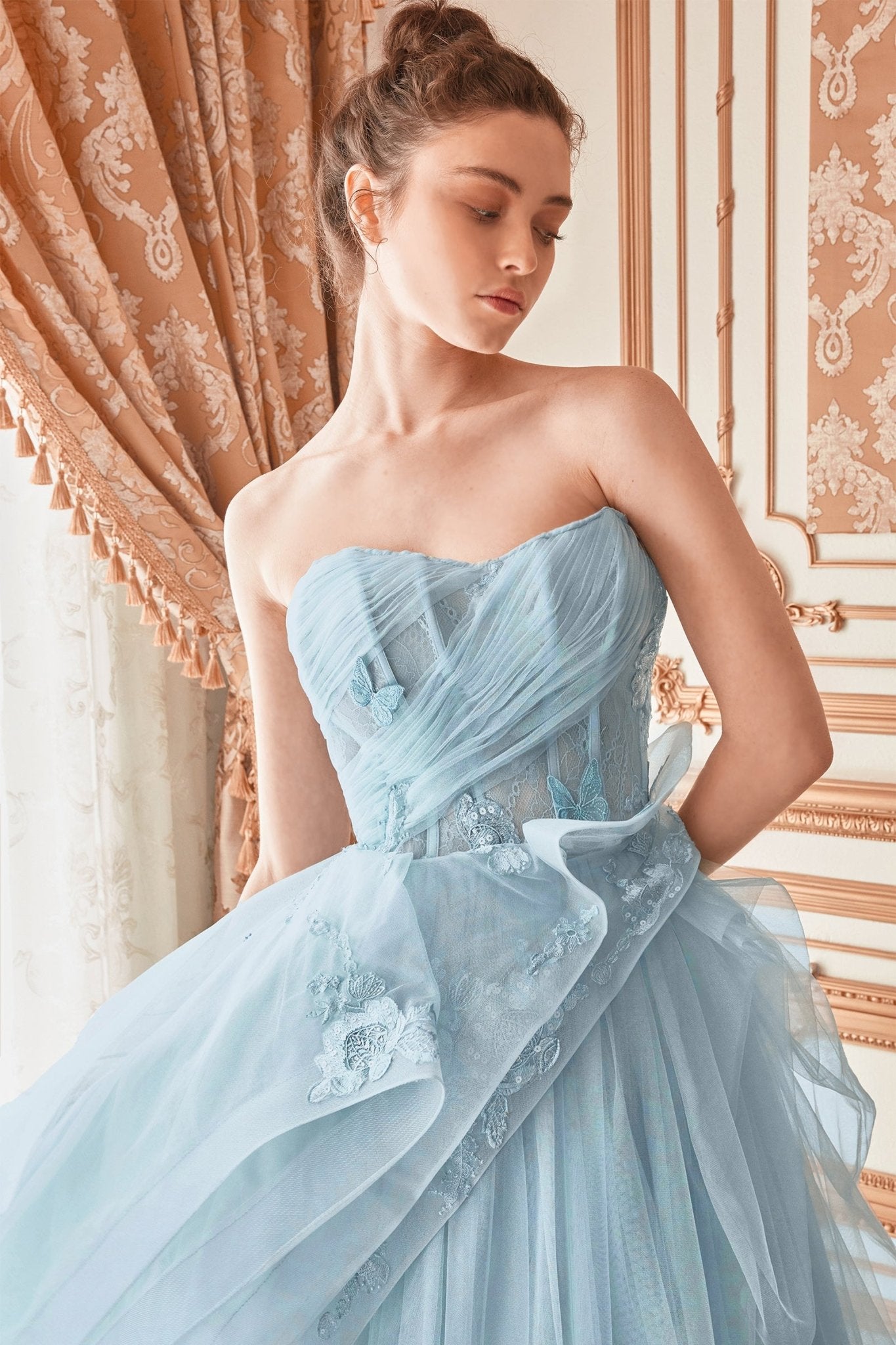 A1021 - Andrea Leo Couture