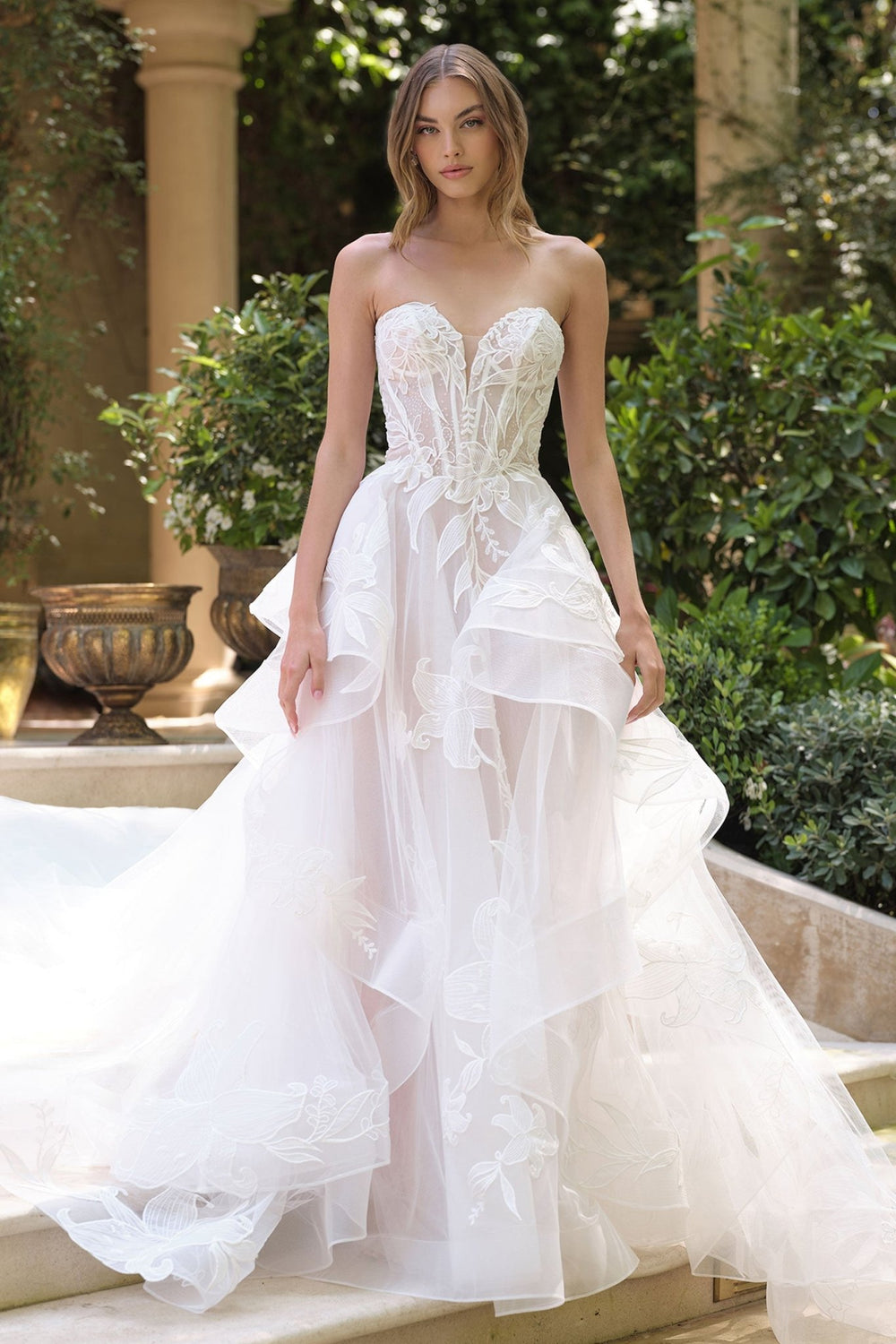 WL059 - Andrea Leo Couture