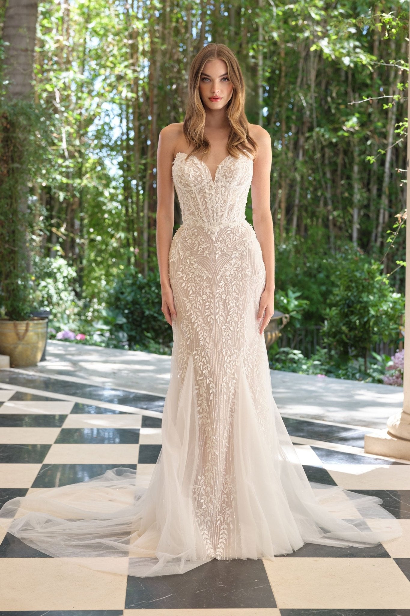 WL060 - Andrea Leo Couture