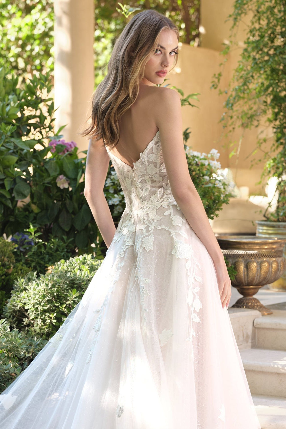 WL070 - Andrea Leo Couture
