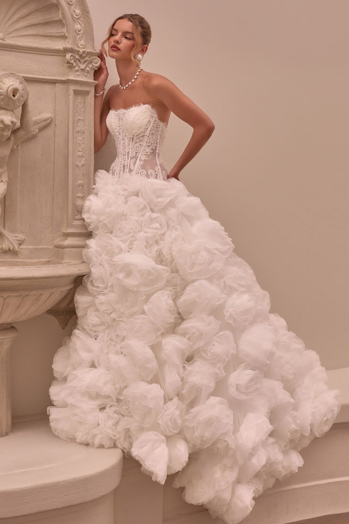 WL092 - Andrea Leo Couture