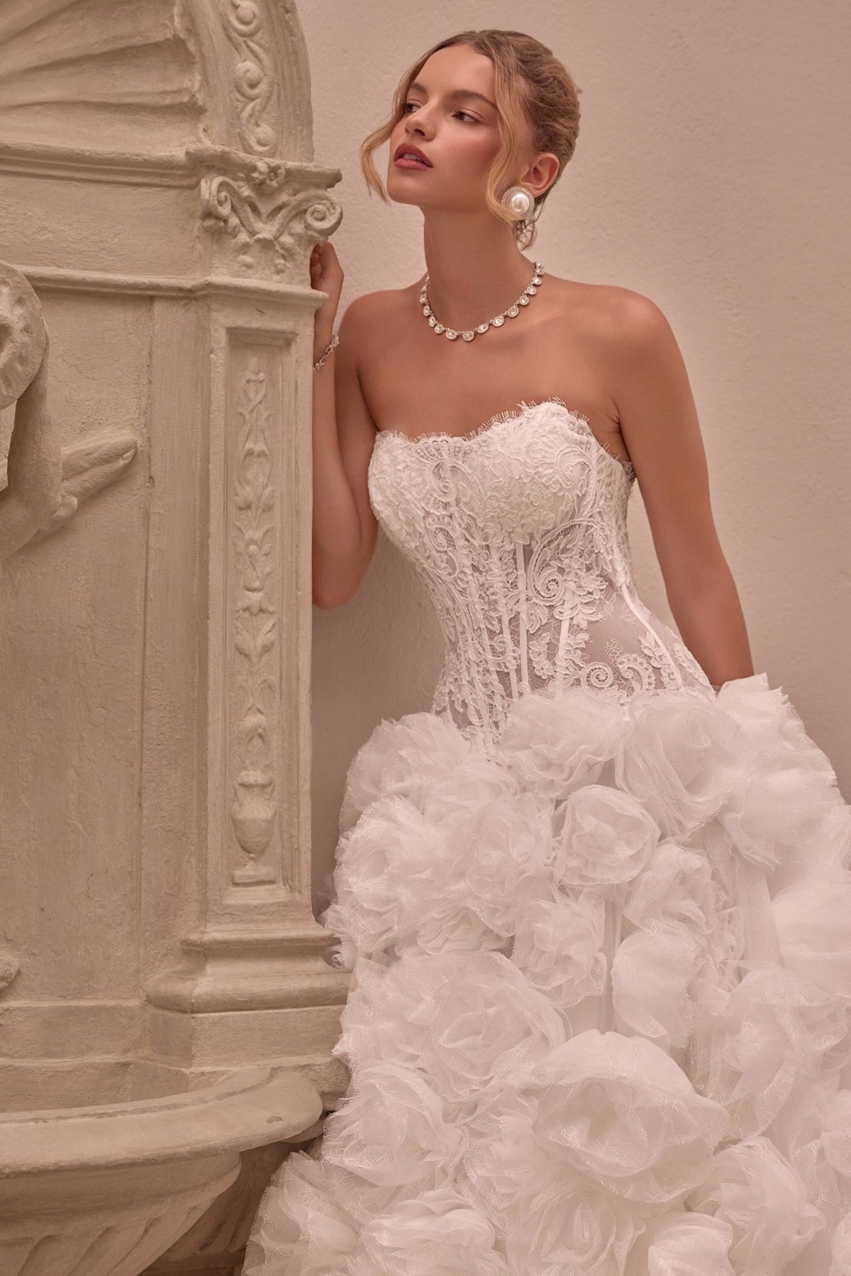 WL092 - Andrea Leo Couture