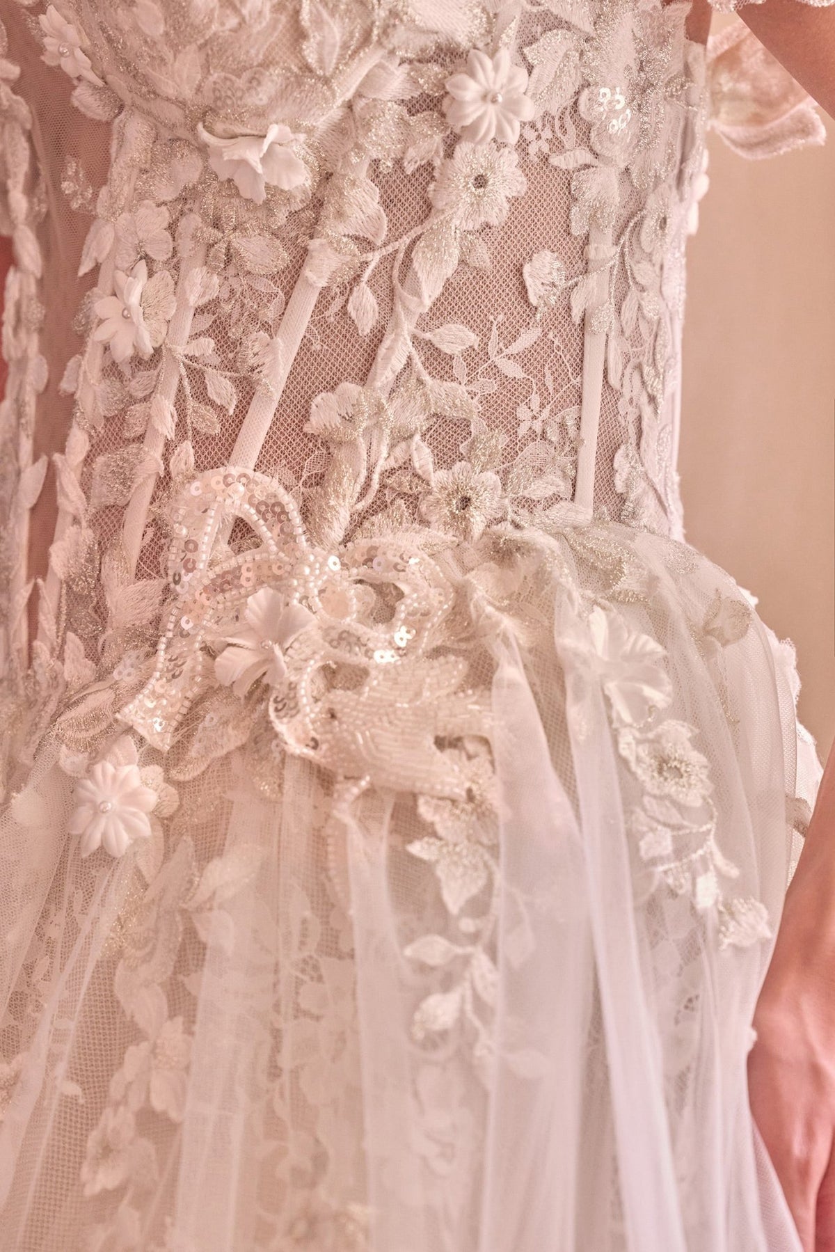 WL093 - Andrea Leo Couture