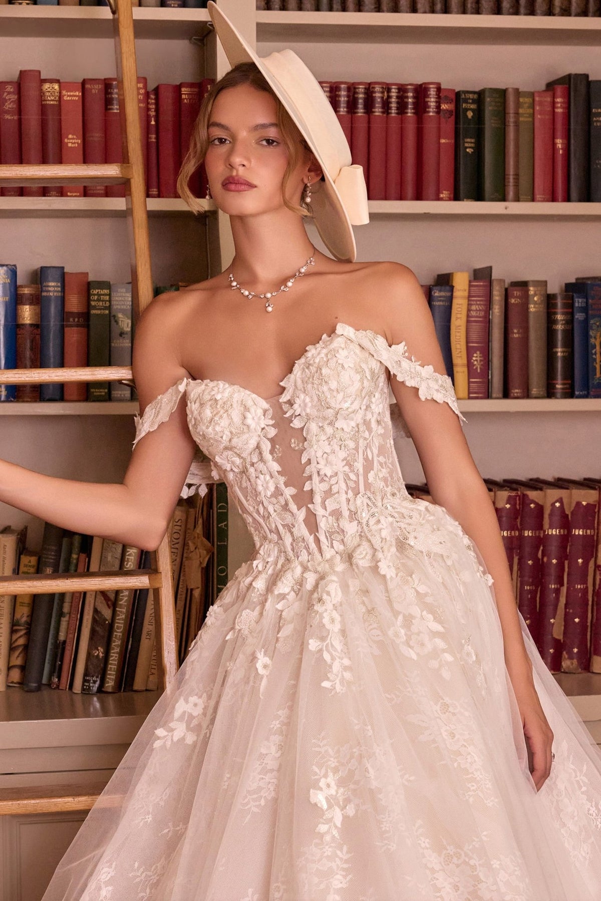 WL093 - Andrea Leo Couture