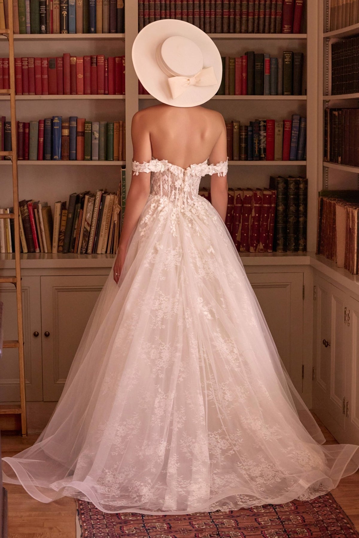 WL093 - Andrea Leo Couture